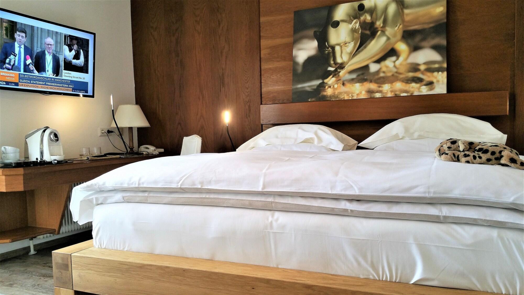 Hotel Vergeiner เซเฟลด์ อิน ทิโรล ภายนอก รูปภาพ