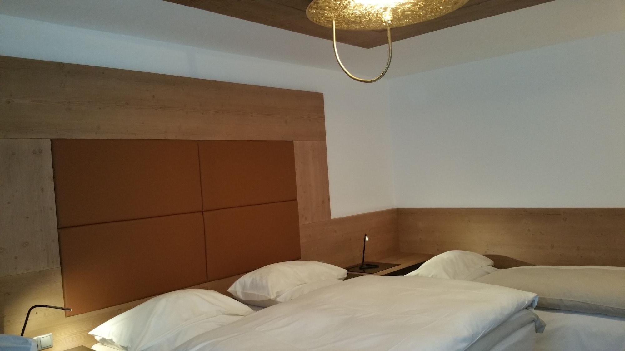 Hotel Vergeiner เซเฟลด์ อิน ทิโรล ภายนอก รูปภาพ