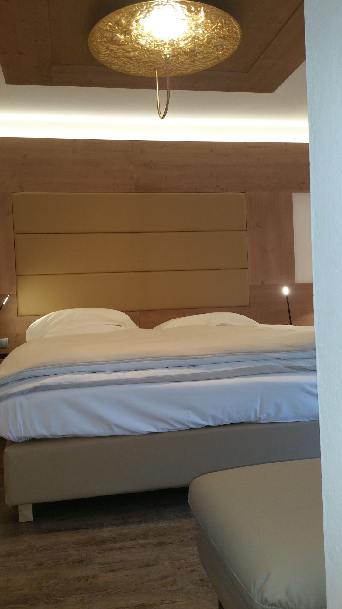 Hotel Vergeiner เซเฟลด์ อิน ทิโรล ภายนอก รูปภาพ