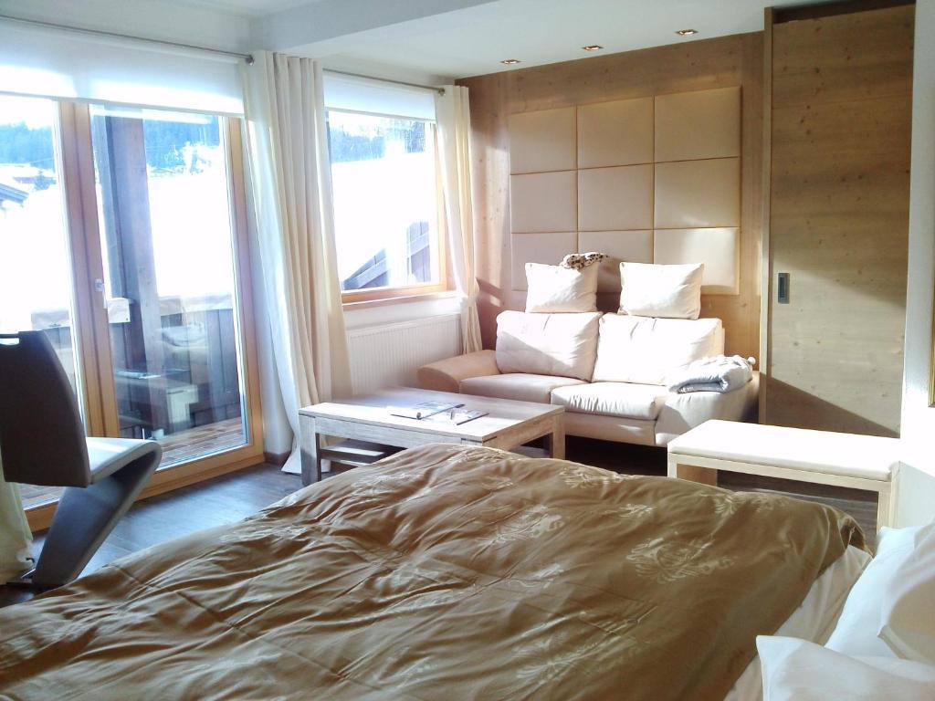 Hotel Vergeiner เซเฟลด์ อิน ทิโรล ภายนอก รูปภาพ